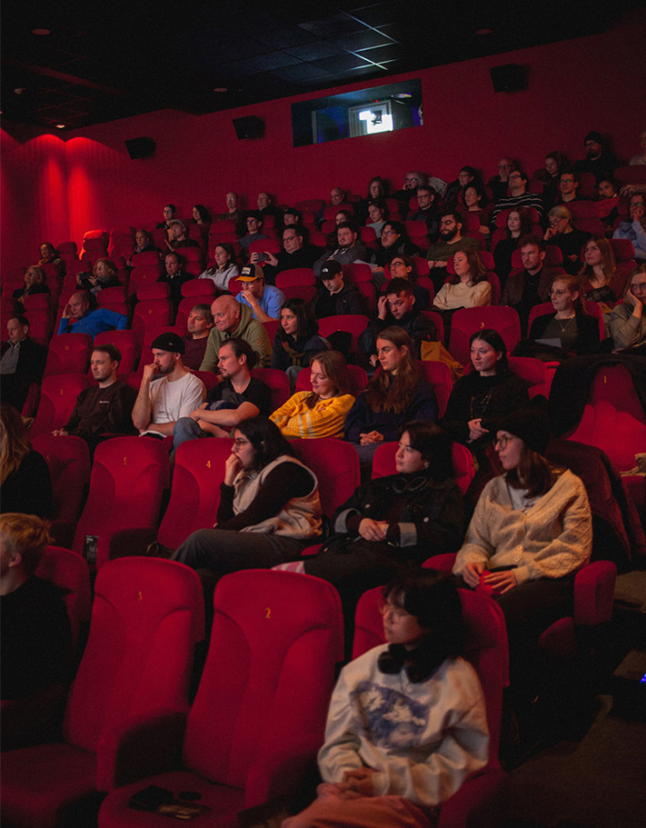 Besucher:innen des DMX FOR REEL Filmfestivals