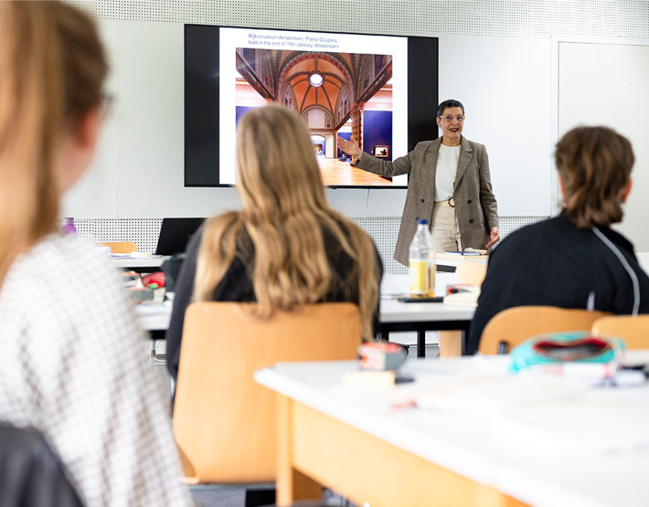 Studierende in der Internationalen Woche