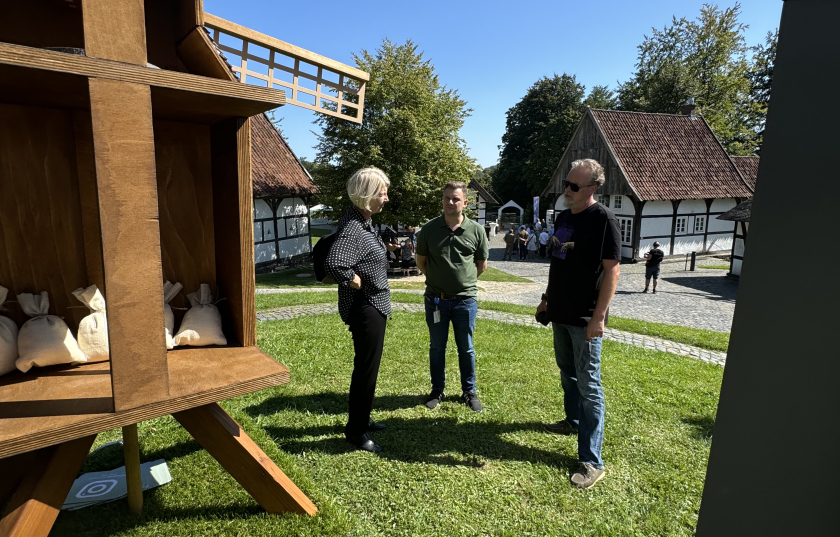 Unterhaltung an der Bockwindmühle