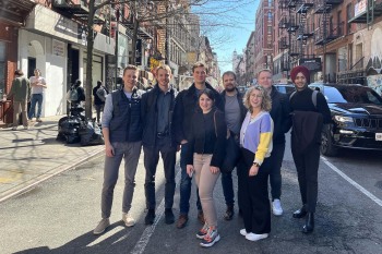 Ein Gruppenfoto der Studierenden, die ein Praktikum in New York absolviert haben.