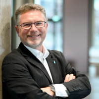 Porträtfoto von Prof. Dr. Christian Schröder